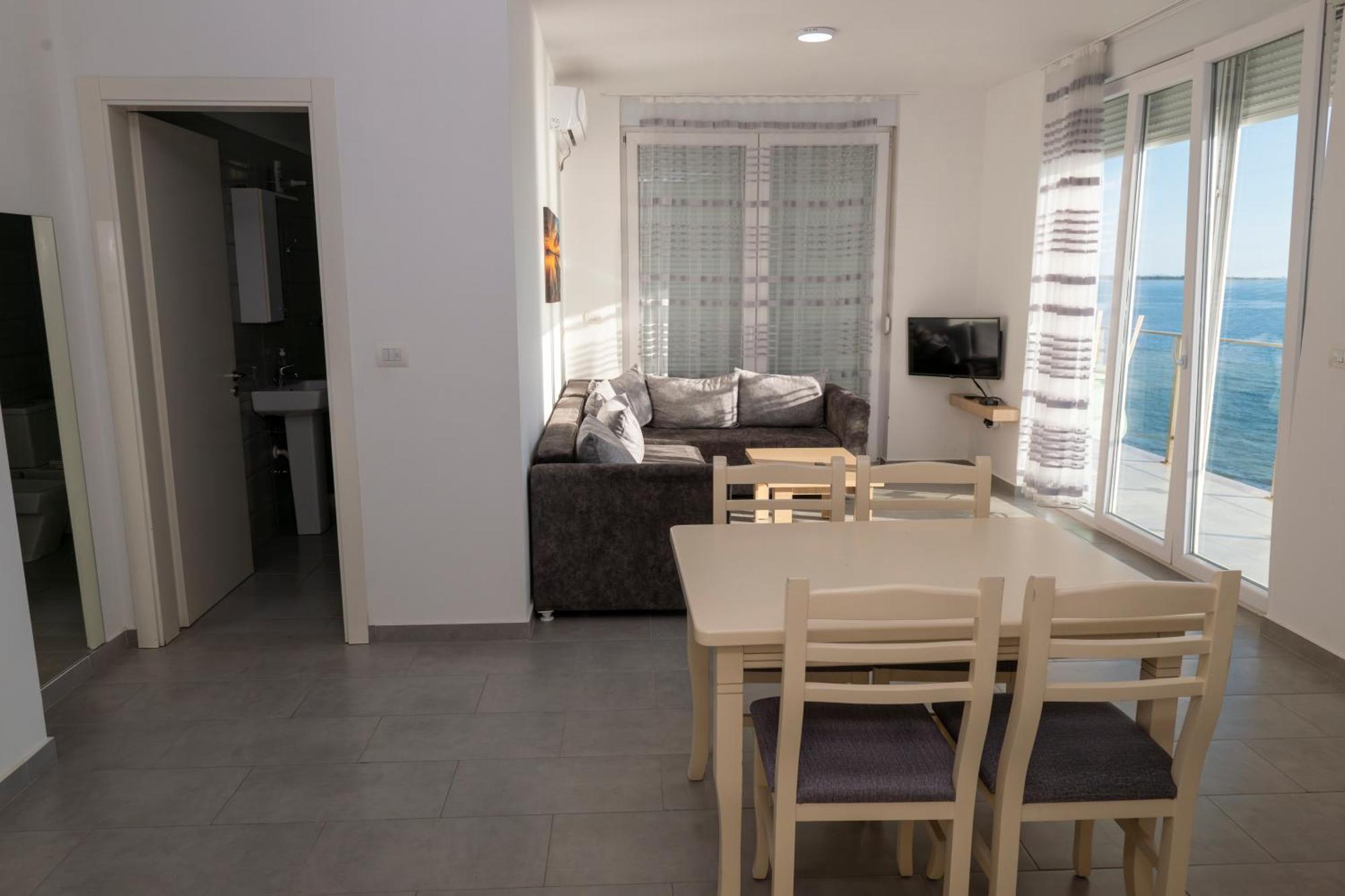 Roxhensi Apartment Shëngjin Екстериор снимка
