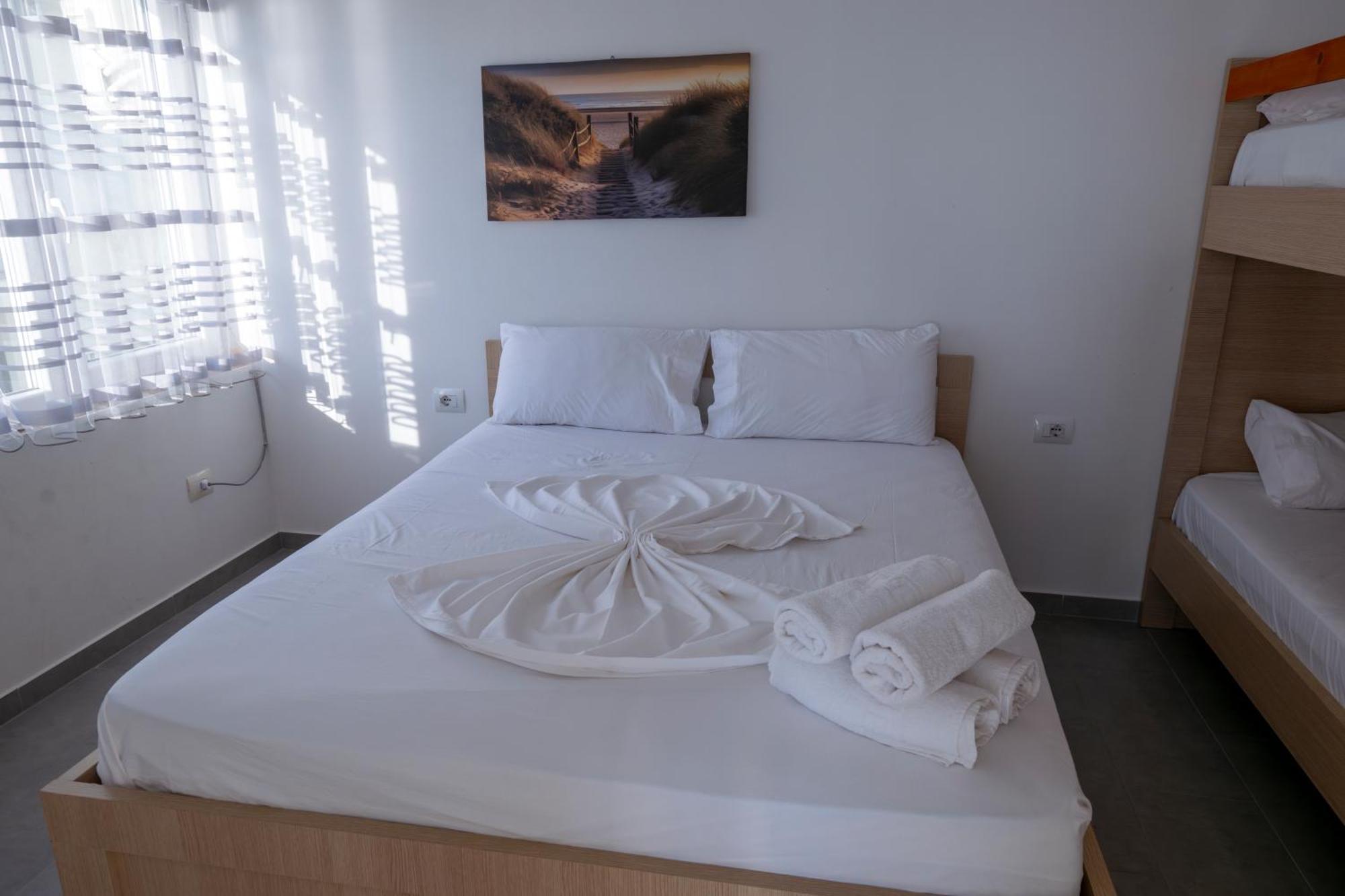 Roxhensi Apartment Shëngjin Екстериор снимка